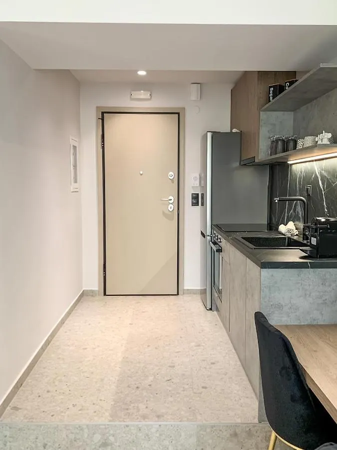Tailor Suite 1 Saloniki 0*,